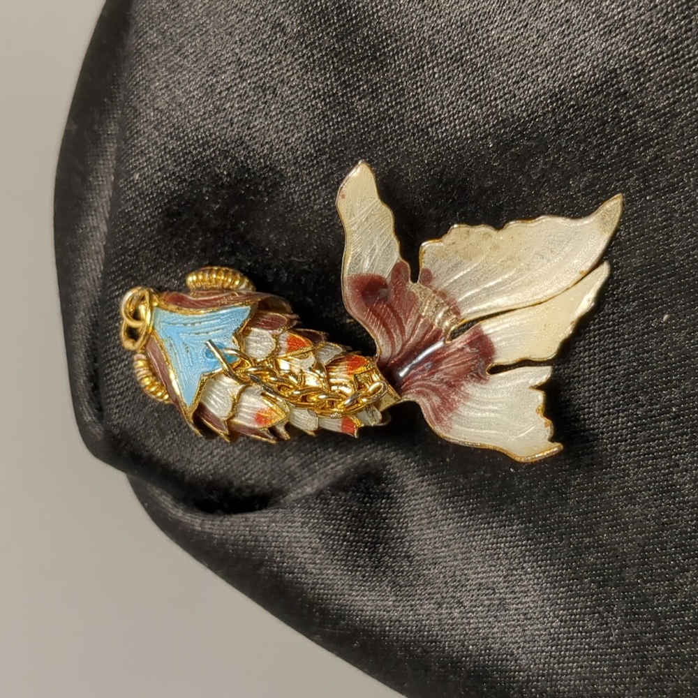 Large cloisonne articulated fish pendant/charm. Gold, pearl, copper, purple. - Picture 5 of 11